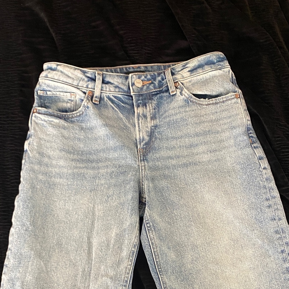 Express Light Wash Straight Leg Jeans